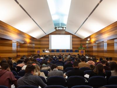 Aula_Galeotti_Caniana_economia